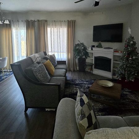 Gorgeous 3 Bedroom Home With Cable Tv In All Rooms & Free Wi-Fi コンコード エクステリア 写真