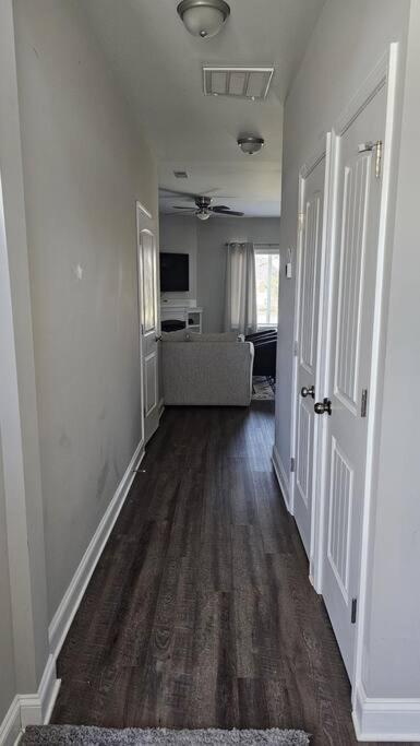 Gorgeous 3 Bedroom Home With Cable Tv In All Rooms & Free Wi-Fi コンコード エクステリア 写真
