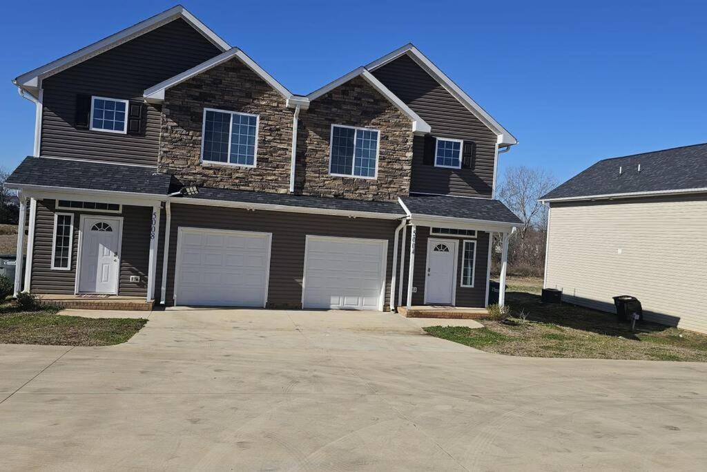 Gorgeous 3 Bedroom Home With Cable Tv In All Rooms & Free Wi-Fi コンコード エクステリア 写真