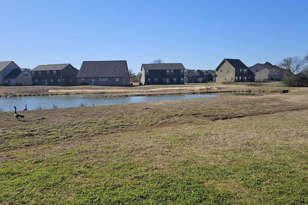 Gorgeous 3 Bedroom Home With Cable Tv In All Rooms & Free Wi-Fi コンコード エクステリア 写真